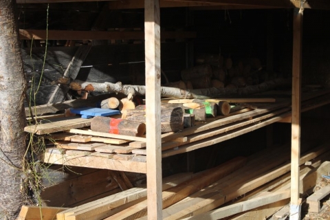 17-08-12_holzlager03